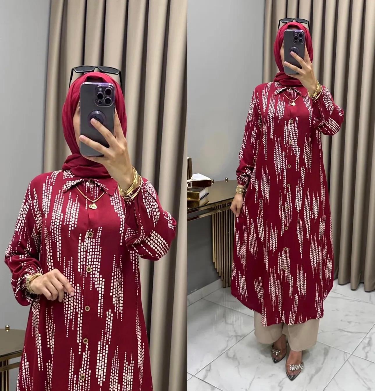 Tuğçe Tunik