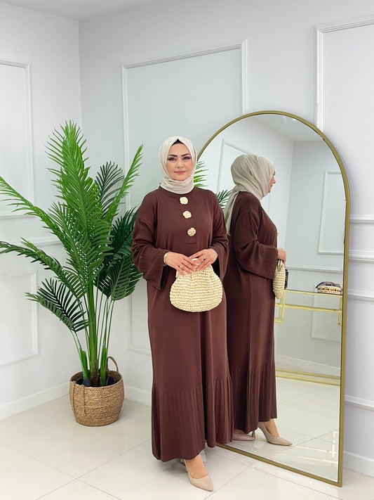 Cansu Broşlu elbise (Kleid)