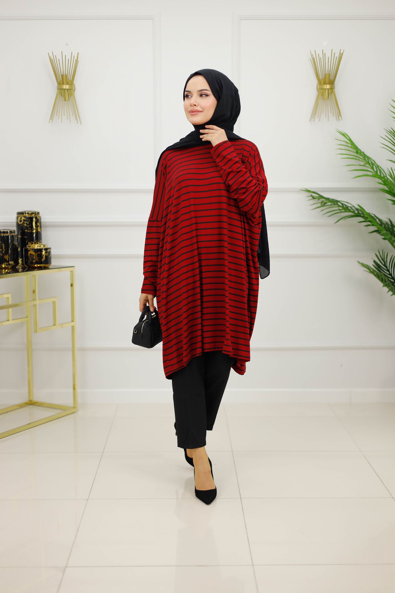 Mira Tunik